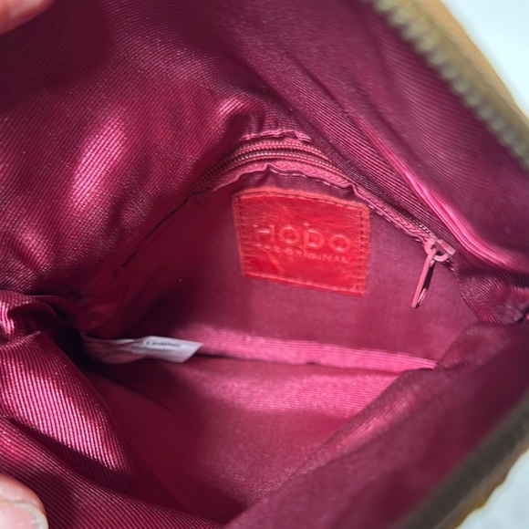 HOBO International Snakeskin Crossbody/ wristlet Bag - Picture 5 of 14